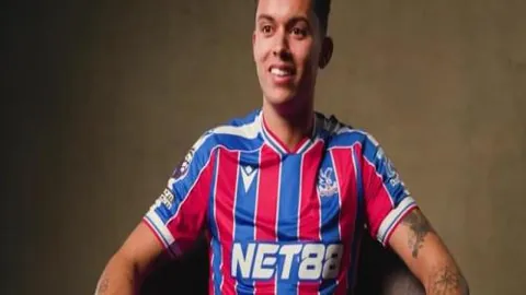 《突发！弗里克起初拒让阿劳霍披挂上阵，德容红牌变转折点引悬念》