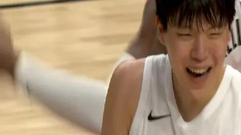 哈登获文班盛赞：全面出色，球员典范